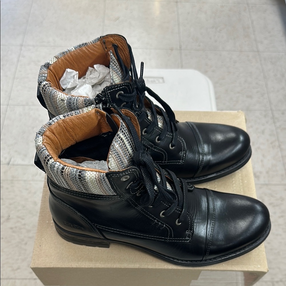 Taos Captain Footwear Black Heeled Boots with Durable Construction